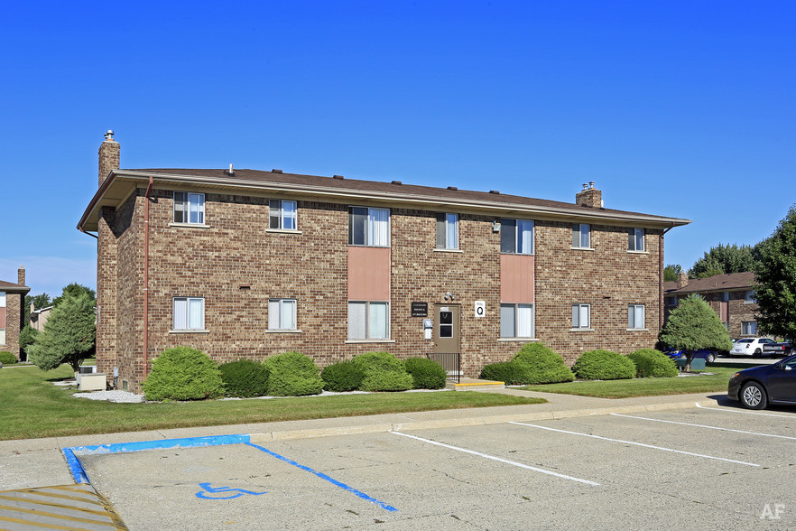 Rivercrest Arms Apartments 23560 Denton St, Clinton Township, MI