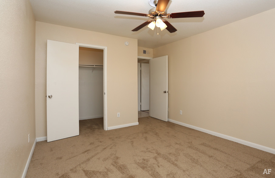 Villa Barcelona Apartments 7222 Bellerive Dr Houston TX 77036