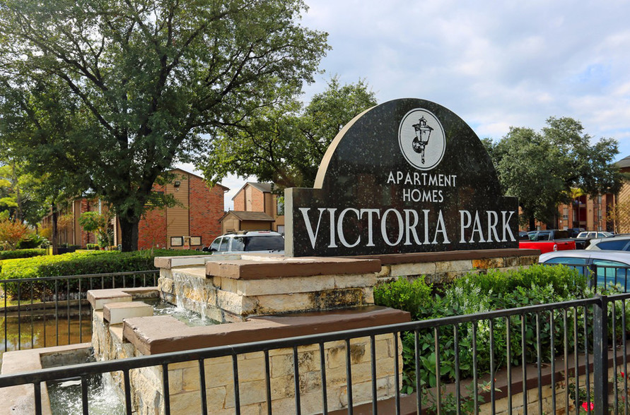 Victoria Park 8600 S Course Dr, Houston, TX 77099