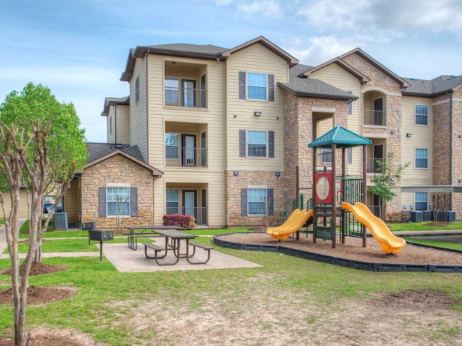 Stonehaven Apartment Homes | 15301 Northwest Fwy, Houston, TX 77040